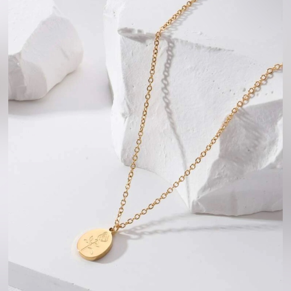 5 for/$25 Flower necklace 14k covered gold. Comes with box